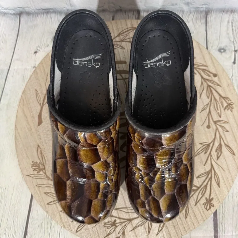 Dansko Sophie Clogs Women Size 36 Brown Mosaic Patent Leather Y2K Slip On Shoes
